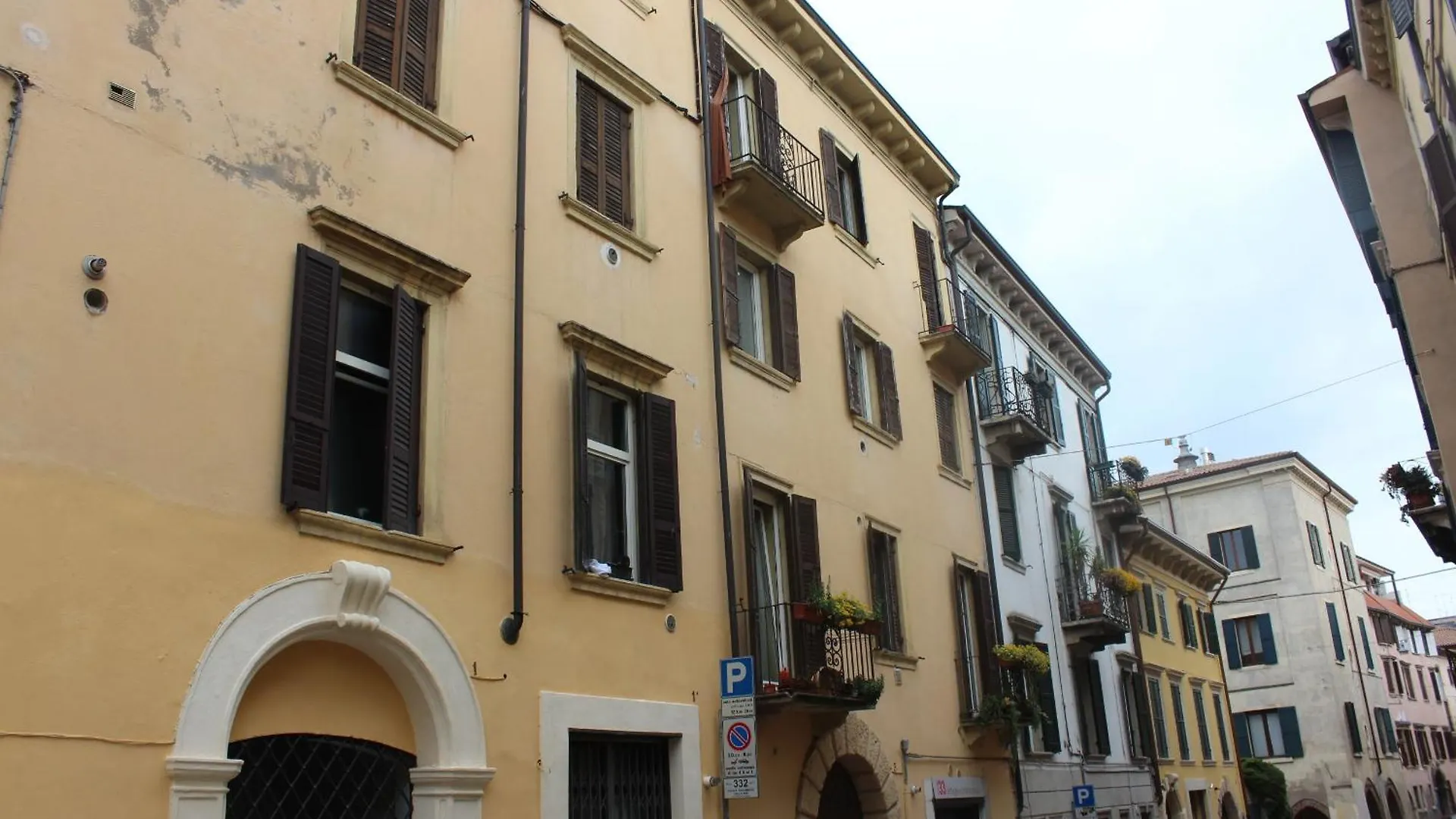 Star House Verona